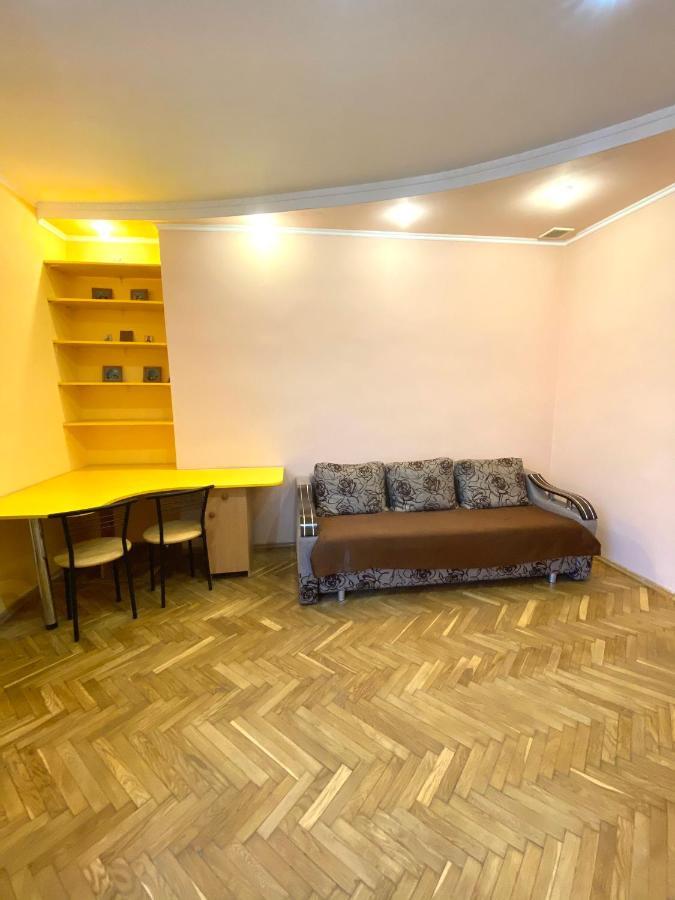 Квартира Біля Залізничного Вокзалу Вулиця Залізнична 10 До 5 Гостей Lviv Exterior photo